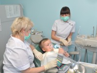 ребенку лечат зубы под общим наркозом