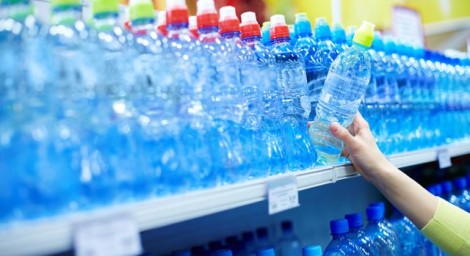 Медики сообщают: вода в пластиковых бутылках не безопасна
