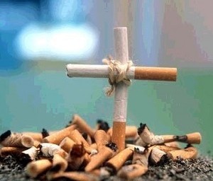 Больные раком даже под угрозой смерти все равно продолжают курить